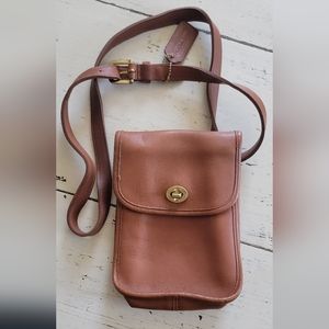 Vtg COACH British Tan Sidepack Crossbody scooter purse